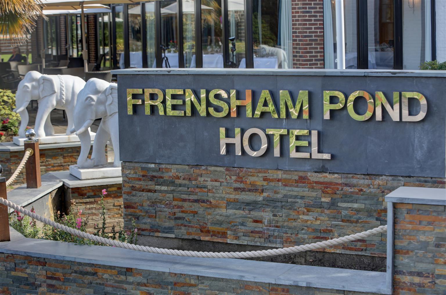 Frensham Pond Country House Hotel & Spa Farnham  Exterior foto